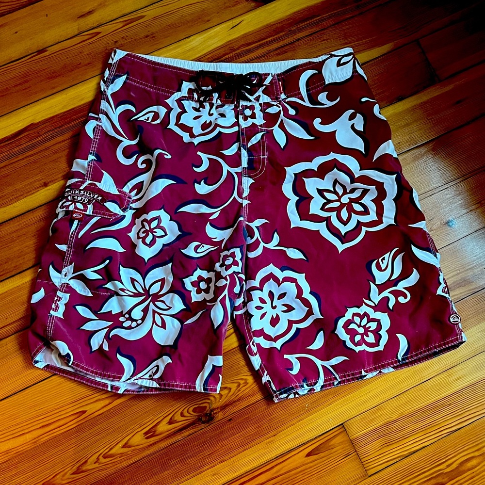 Vintage Quicksilver Men’s Board shorts, Size 32